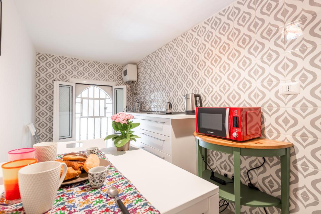 Functional & Central Flat With Netflix Bari Exteriör bild